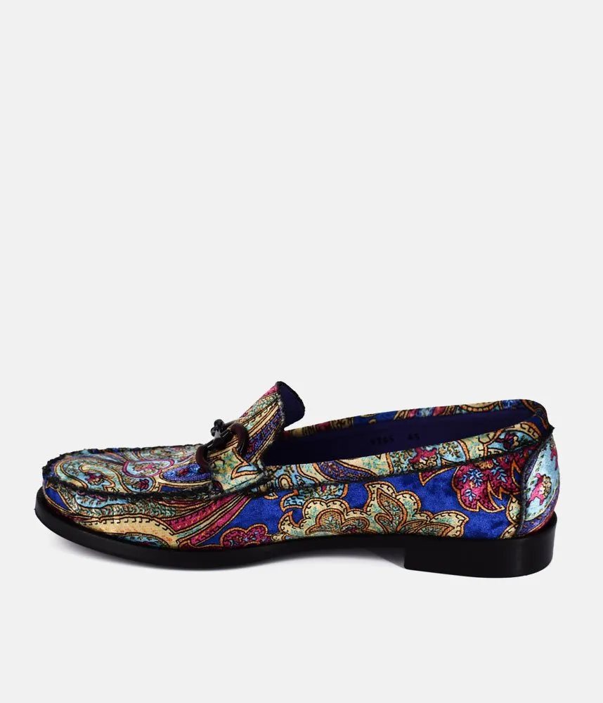 Vittoria Mengoni Gorgeous Oriental Loafers
