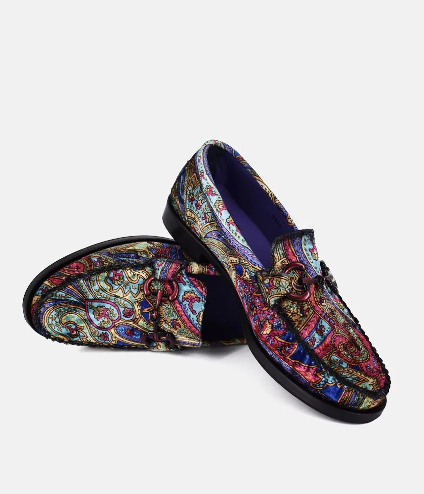 Vittoria Mengoni Gorgeous Oriental Loafers