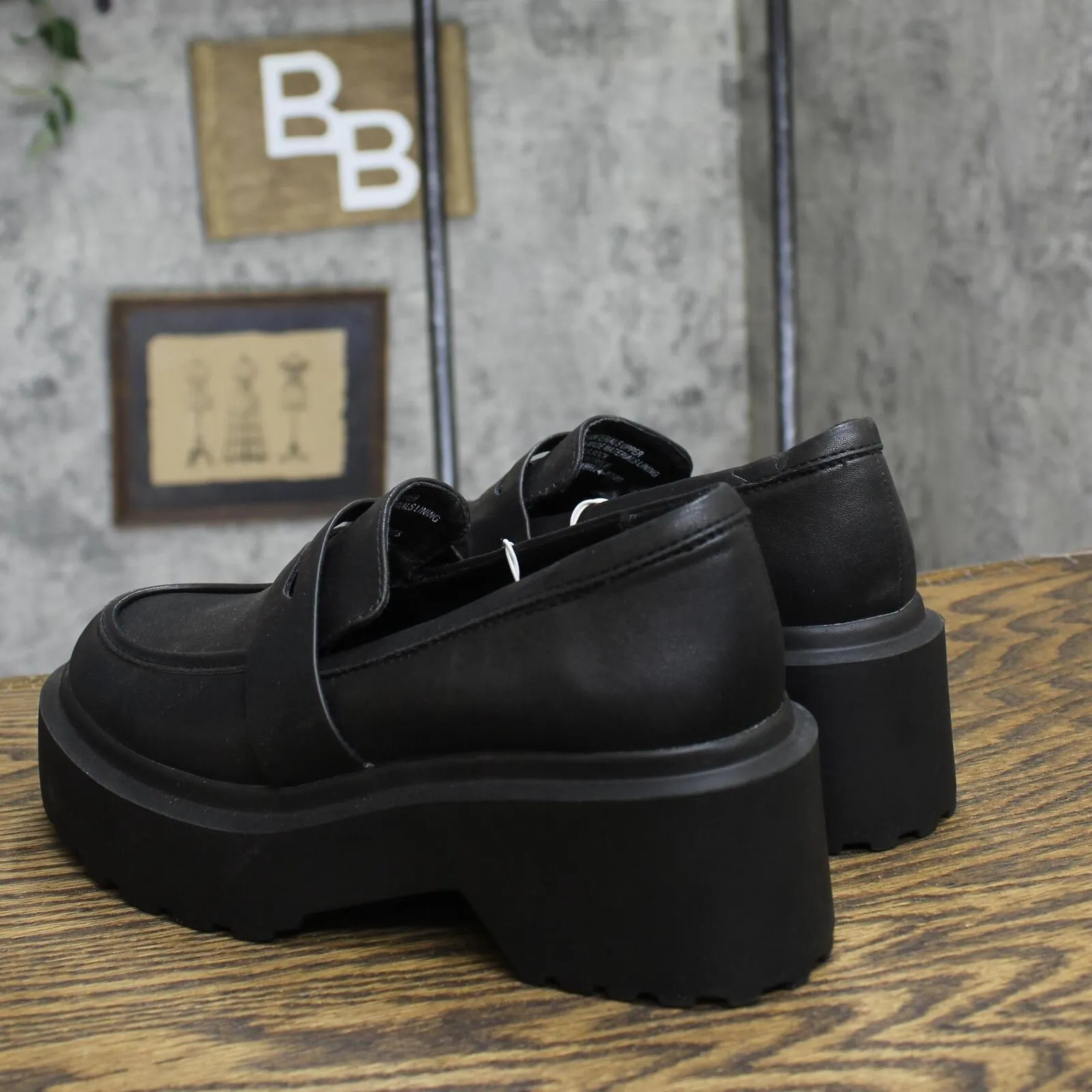 Wild Fable Womens Lacey Loafer Flats with Memory Foam Insole 87930096 Black 6M