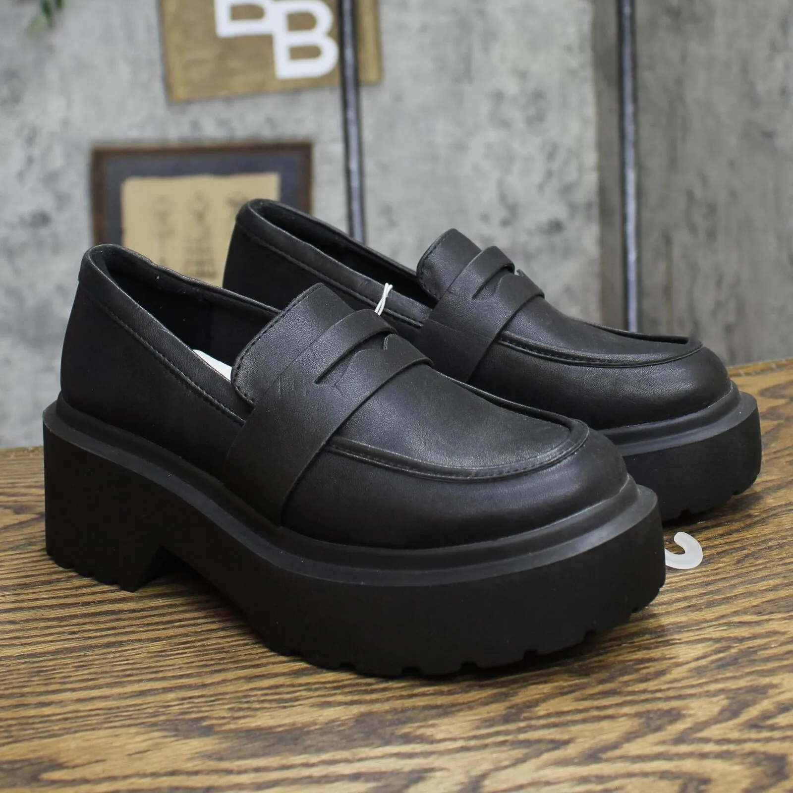 Wild Fable Womens Lacey Loafer Flats with Memory Foam Insole 87930096 Black 6M