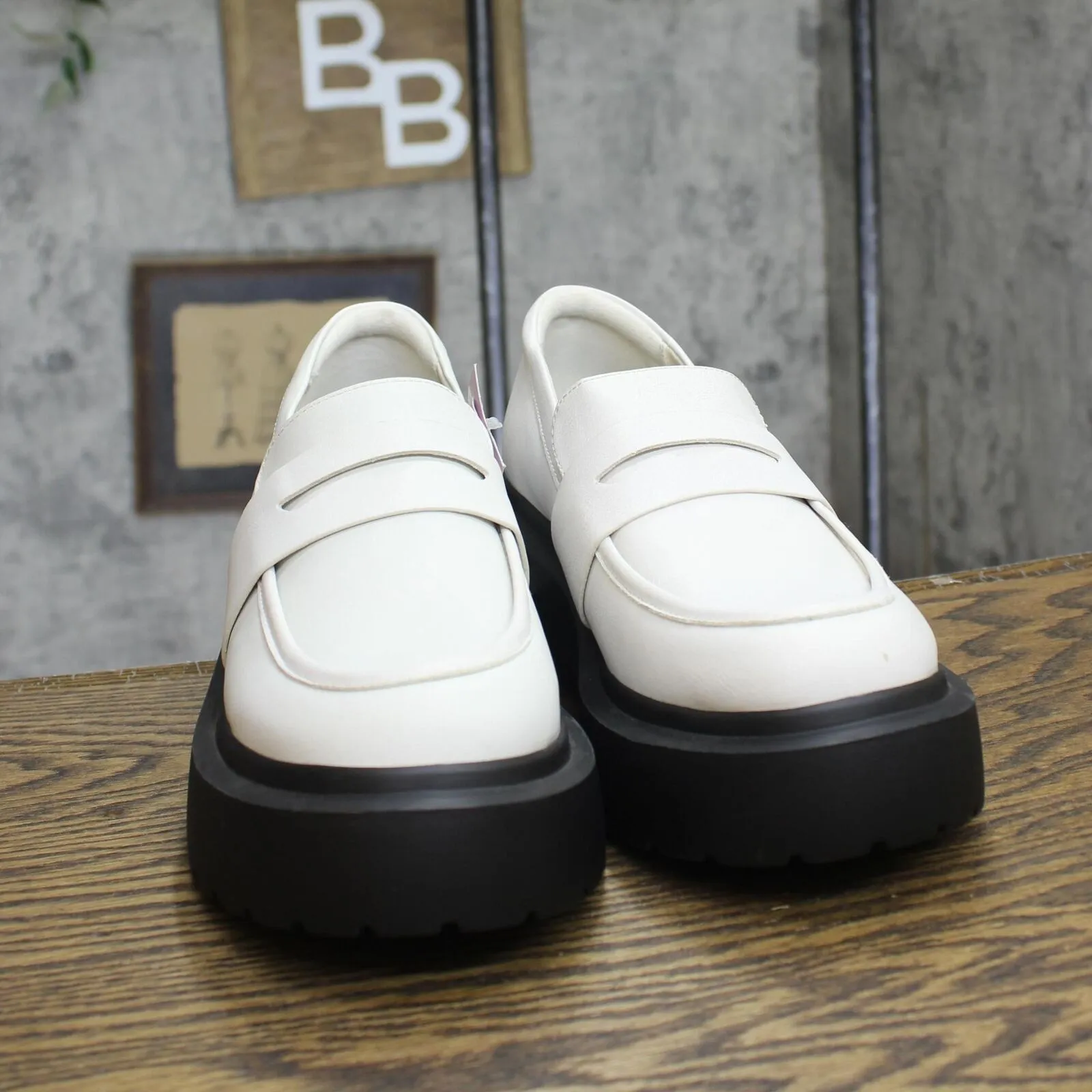 Wild Fable Womens Lacey Loafer Flats with Memory Foam Insole 87930118 White 9M