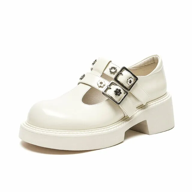 Women Genuine Cow Leather Round Toe Metal Eyelet  Flats