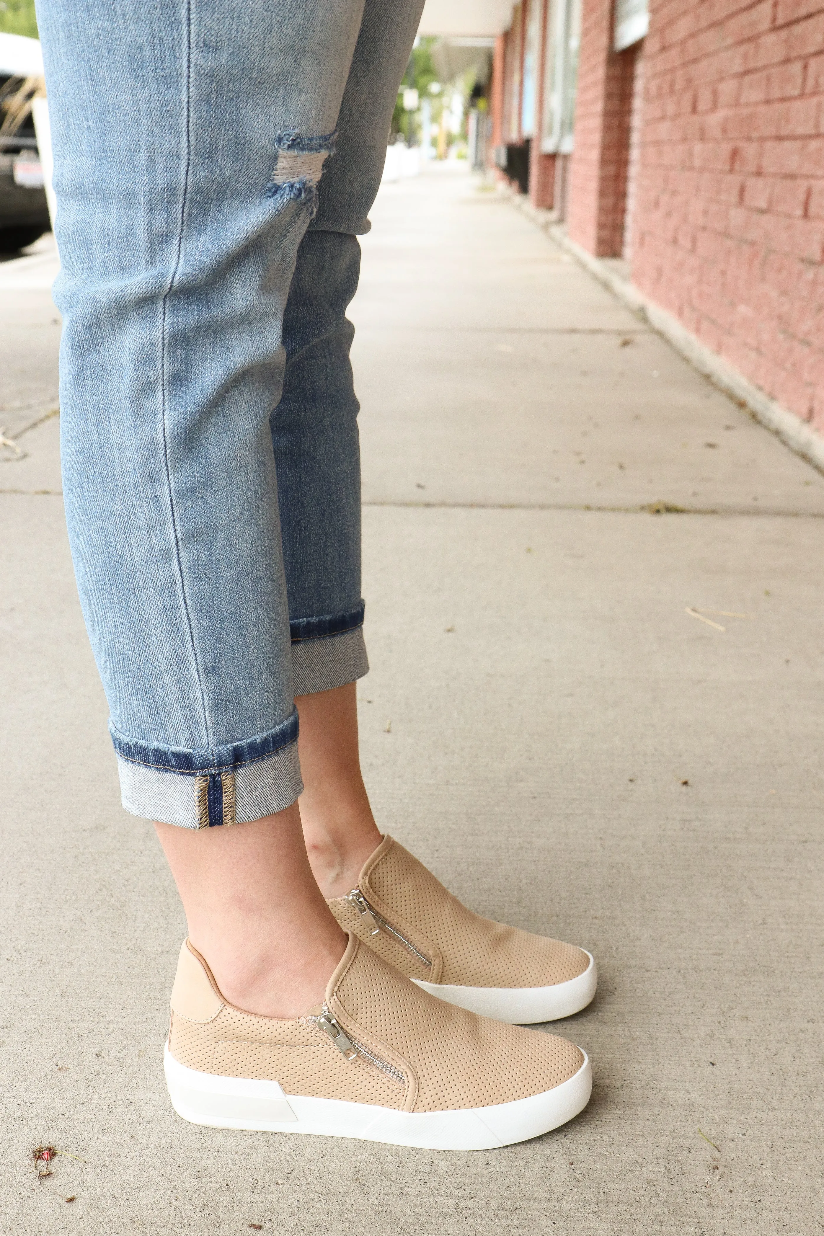 Zion Sneaker in Nude